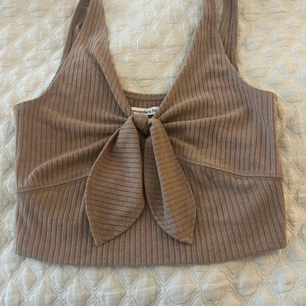 Abercrombie & Fitch Ribbed Tie-Front Crop Top in Taupe